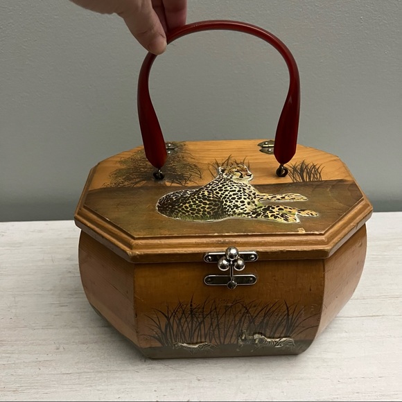 Vintage Safari Wooden Decoupaged Purse Case with Lucite Handle Artist Signed - Picture 3 of 16